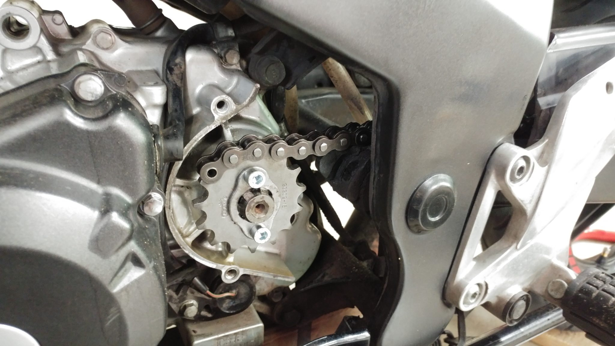 Kettensatz Für Honda CBR 125 R 2011-2017 - JT 428 HDR Kette 128 Glieder Mit 15/44 Übersetzung